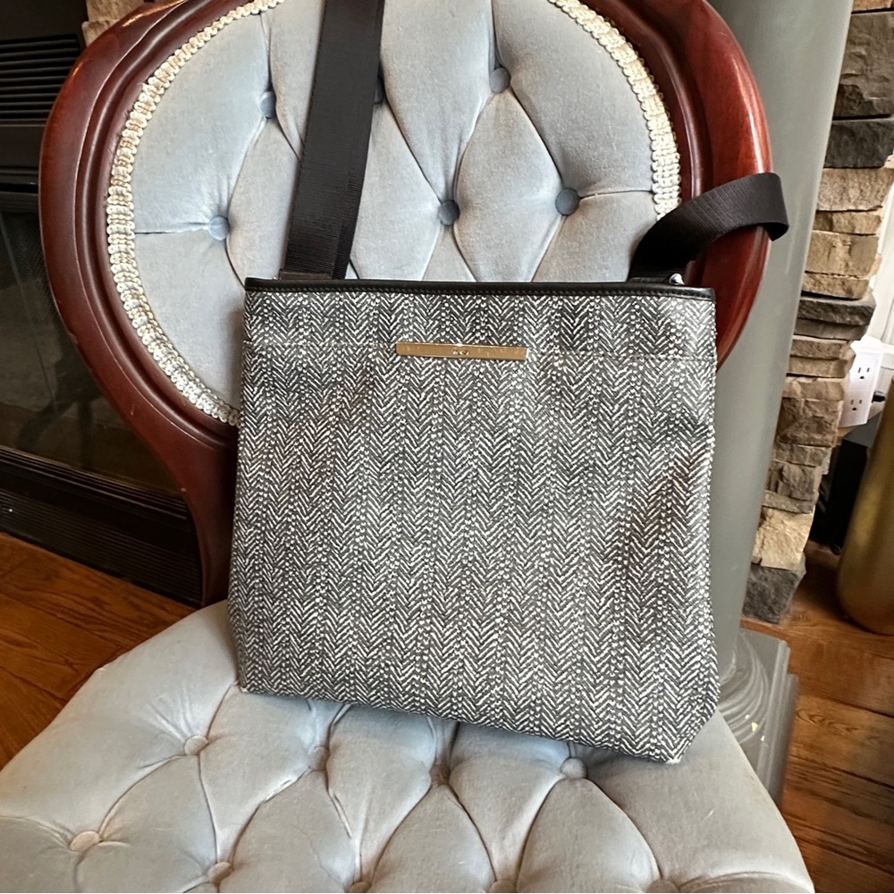 Tumi Crossbody Bag Purse w/Adjustable Strap Herringbone Pattern Black/Gray/White